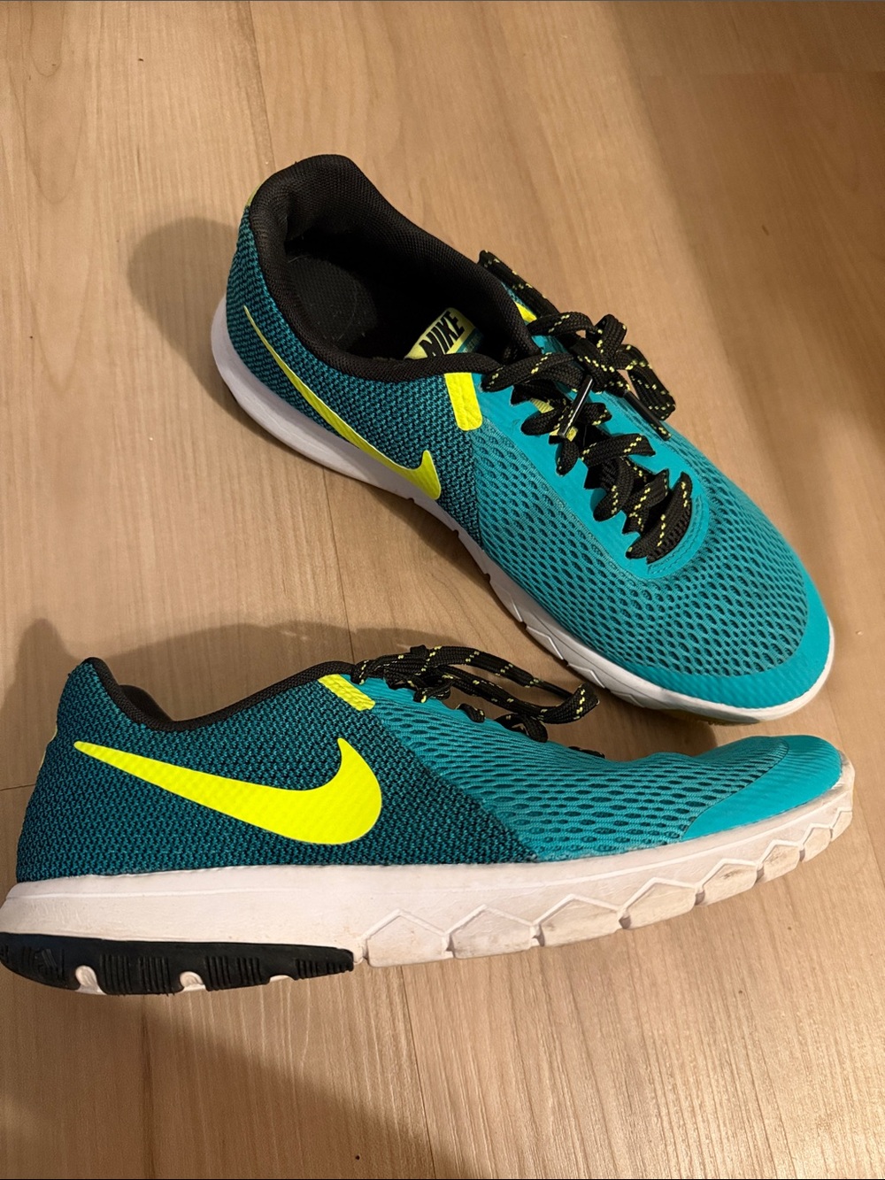 Nike Teal & Neon Yellow Mesh Running Shoes